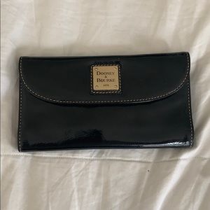 Dooney & Bourke wallet